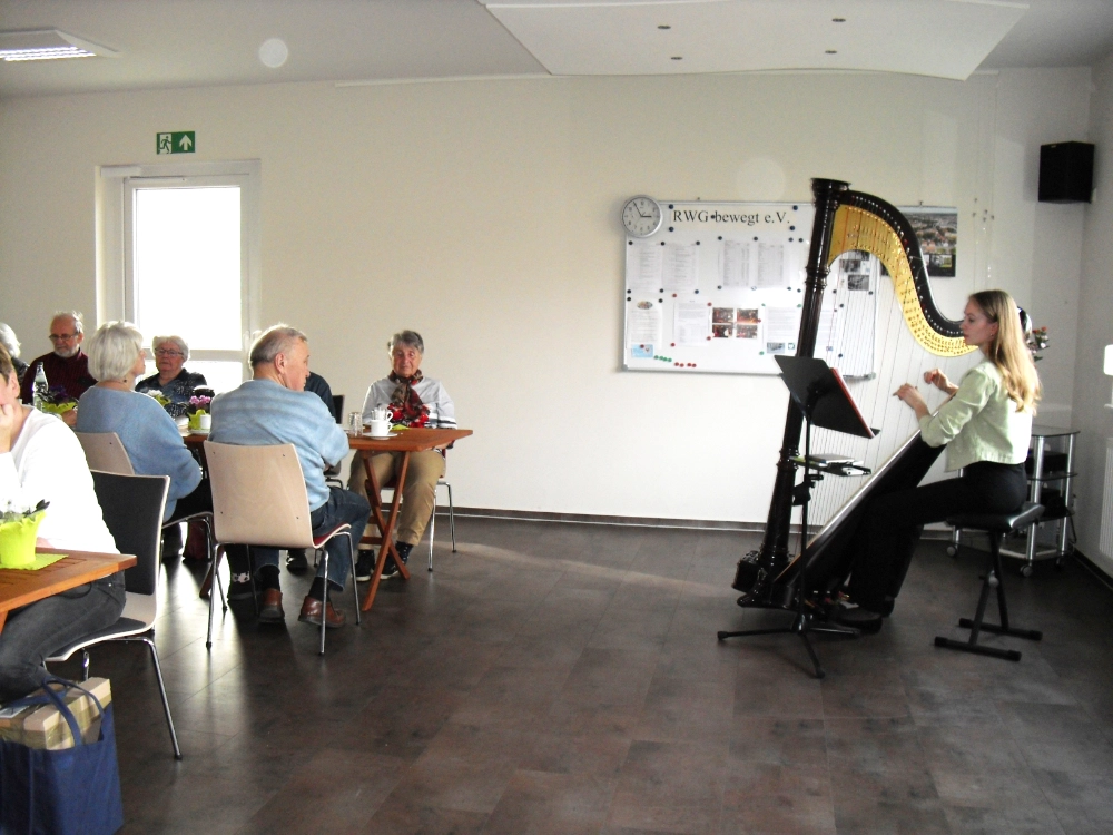 DSCI0889_heller kulturelle Umrahmung mit Viktoria Maday